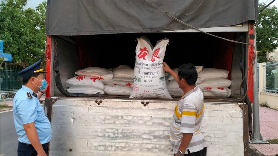 Ngăn chặn lượng lớn đường cát nhập lậu vào địa bàn tỉnh Long An