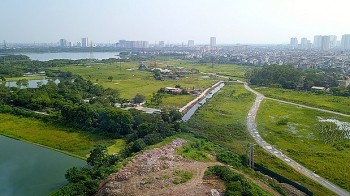 Vì sao hàng loạt dự án đất vàng ở Hà Nội nhiều năm quây tôn gây lãng phí?