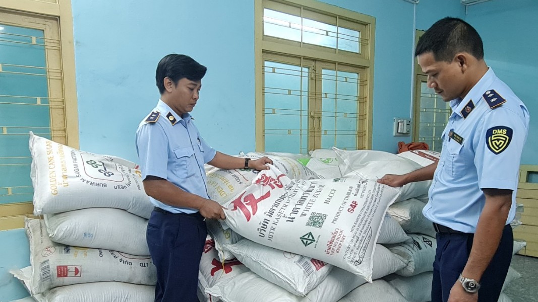 Phú Yên: Thu giữ 3 tấn đường cát nhập lậu