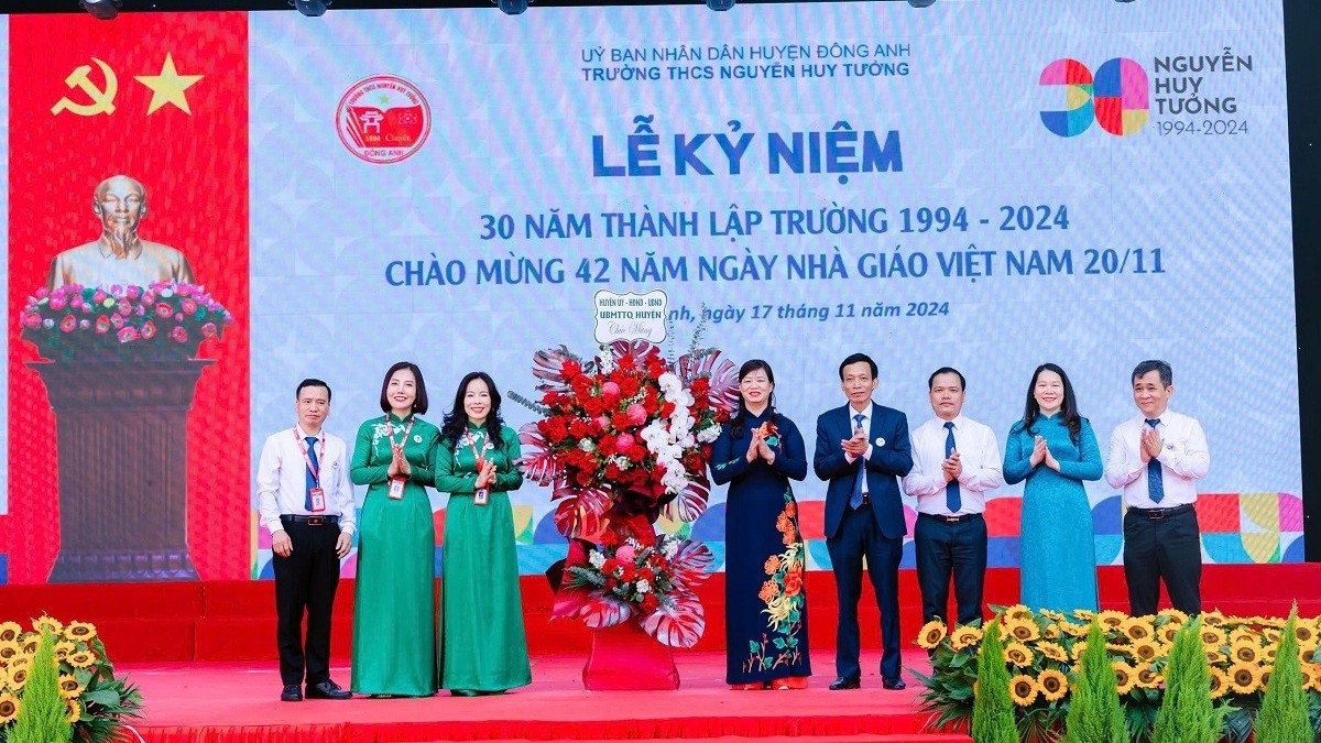 Trường THCS Nguyễn Huy Tưởng kỷ niệm 30 năm thành lập